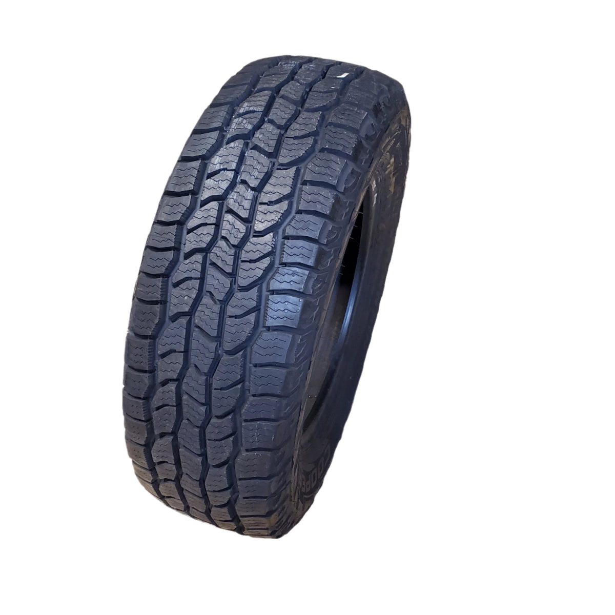 COOPER DISCOVERER ALL TERRAIN BSW P 245 70 17 110T SL  TIRE 171155017