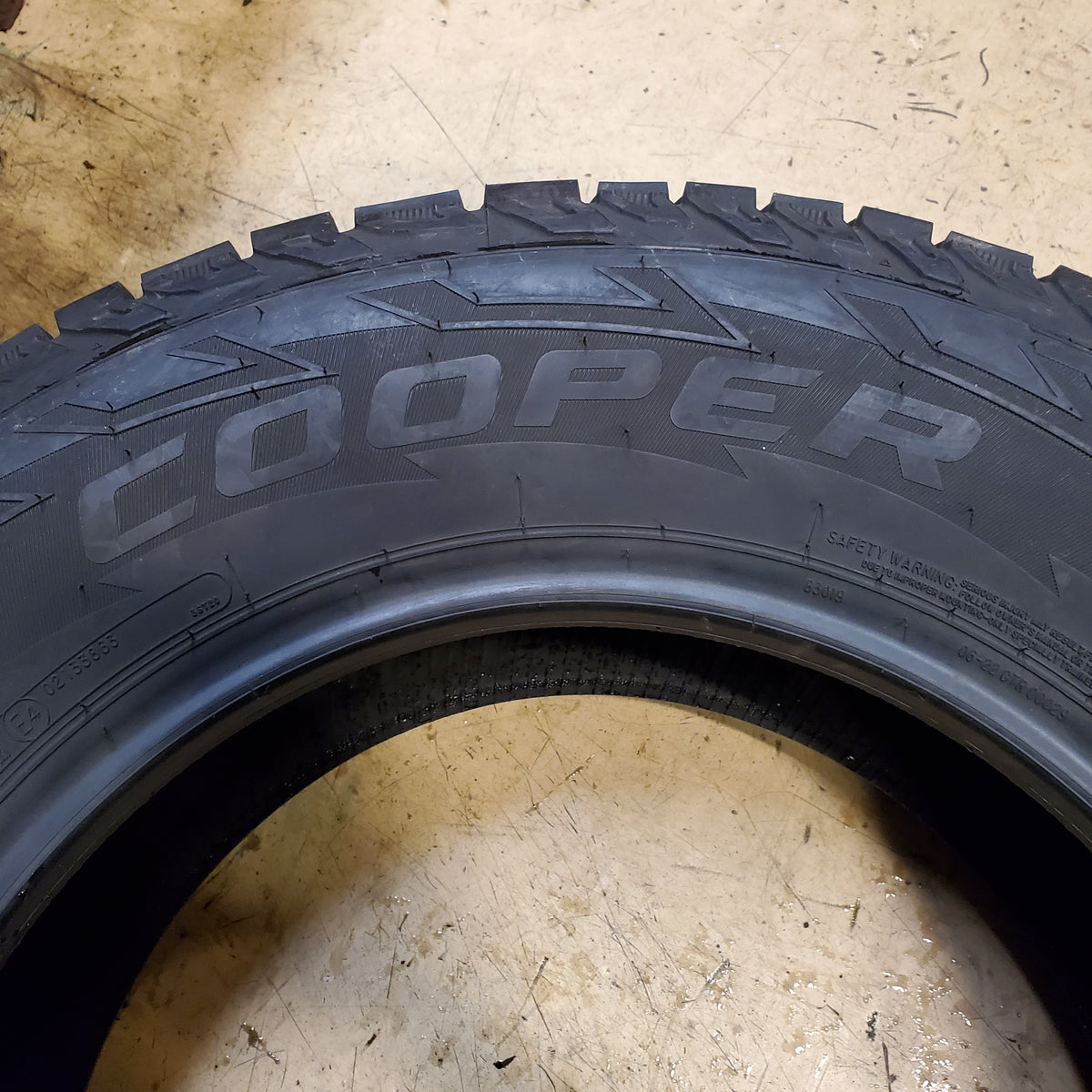 COOPER DISCOVERER ALL TERRAIN BSW P 245 70 17 110T SL  TIRE 171155017