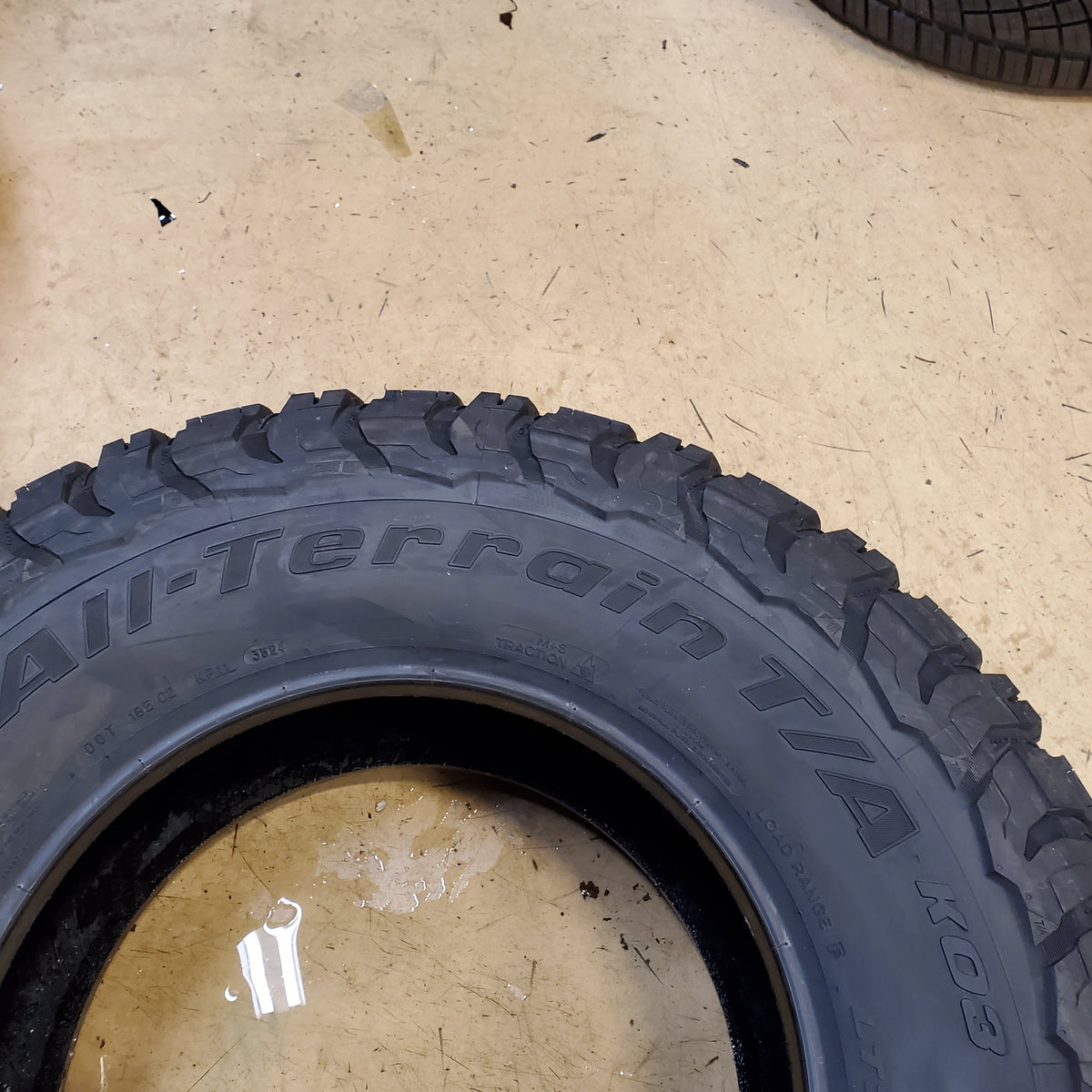 BFGOODRICH ALL TERRAIN T/A KO3 BSW LT 305 70 18 128S TIRE 46828
