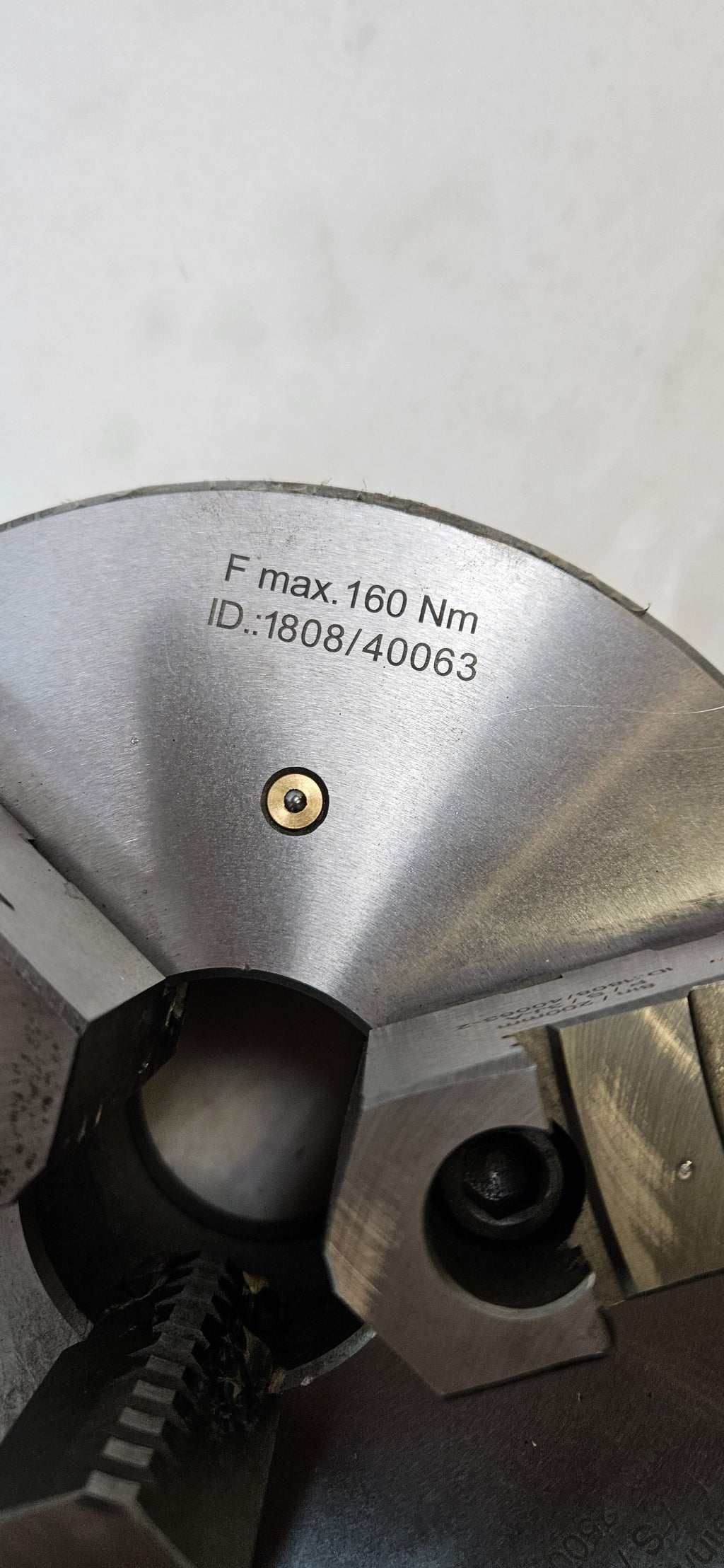 Hertel Manual Lathe Chuck: 8", 3 Jaws, Self-Centering 1808/40063