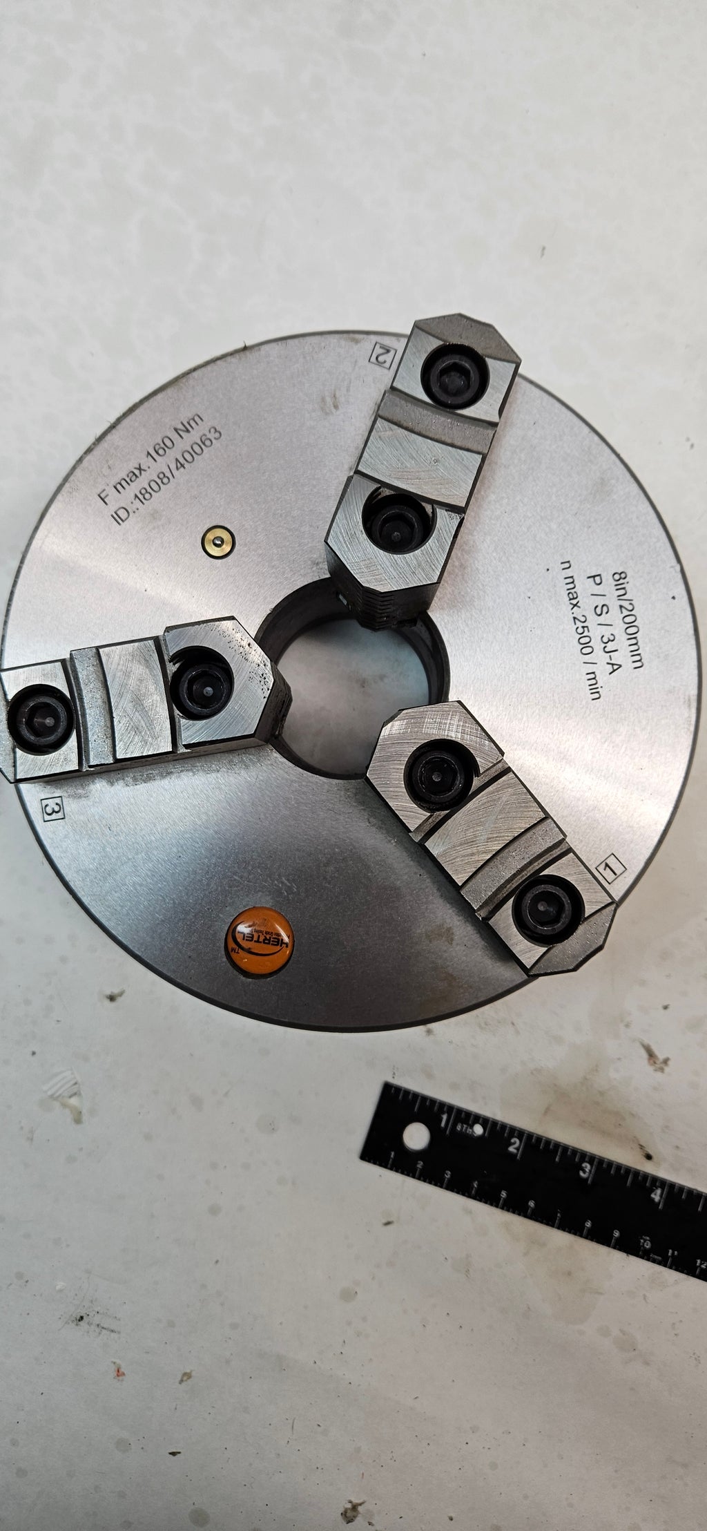 Hertel Manual Lathe Chuck: 8", 3 Jaws, Self-Centering 1808/40063
