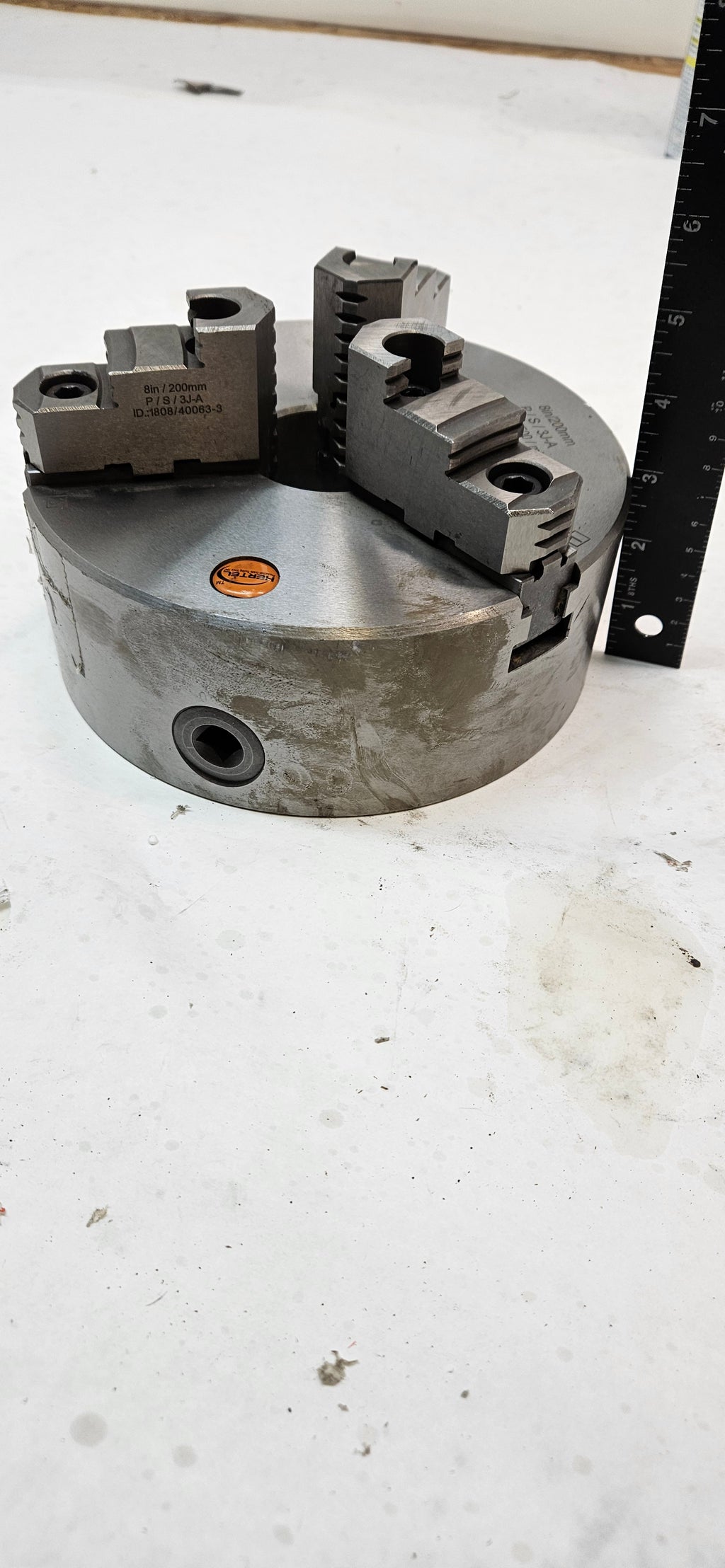 Hertel Manual Lathe Chuck: 8", 3 Jaws, Self-Centering 1808/40063