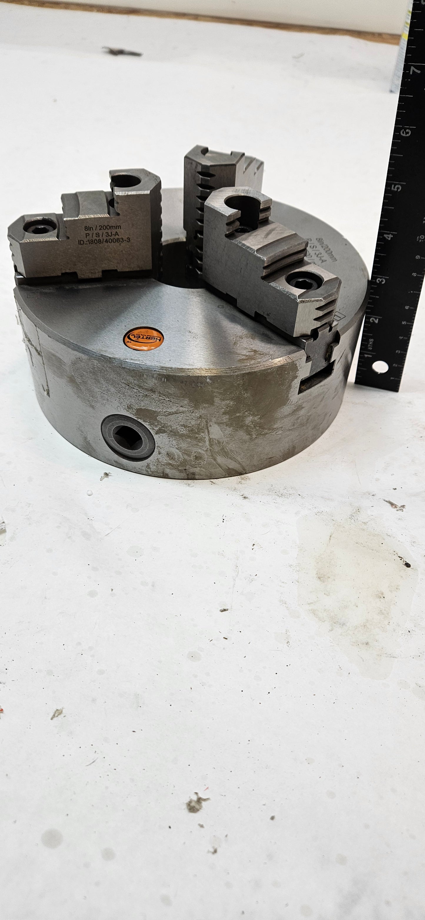 Hertel Manual Lathe Chuck: 8", 3 Jaws, Self-Centering 1808/40063
