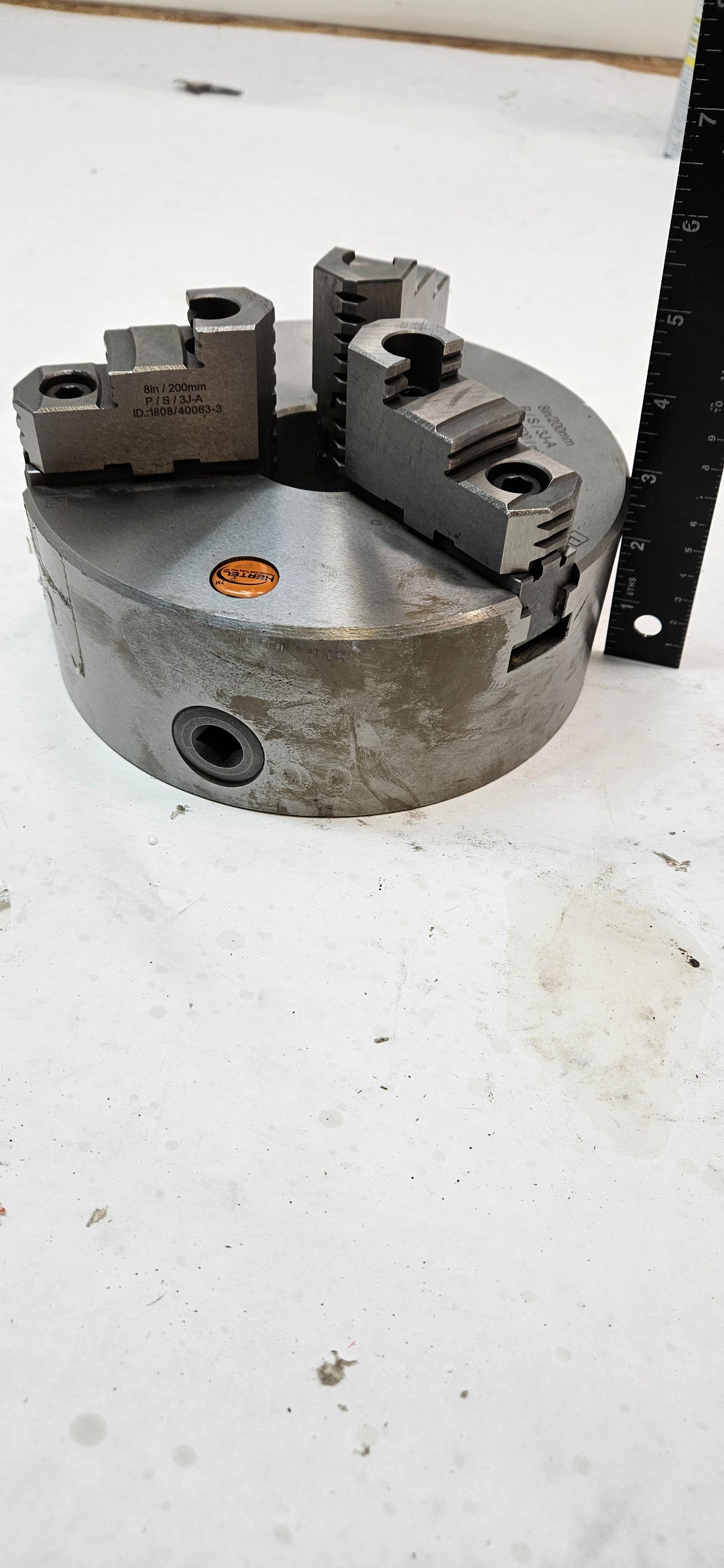 Hertel Manual Lathe Chuck: 8", 3 Jaws, Self-Centering 1808/40063