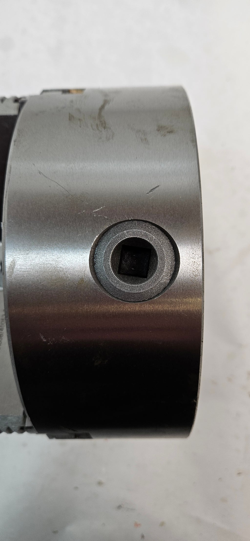 Hertel Manual Lathe Chuck: 8", 3 Jaws, Self-Centering 1808/40063