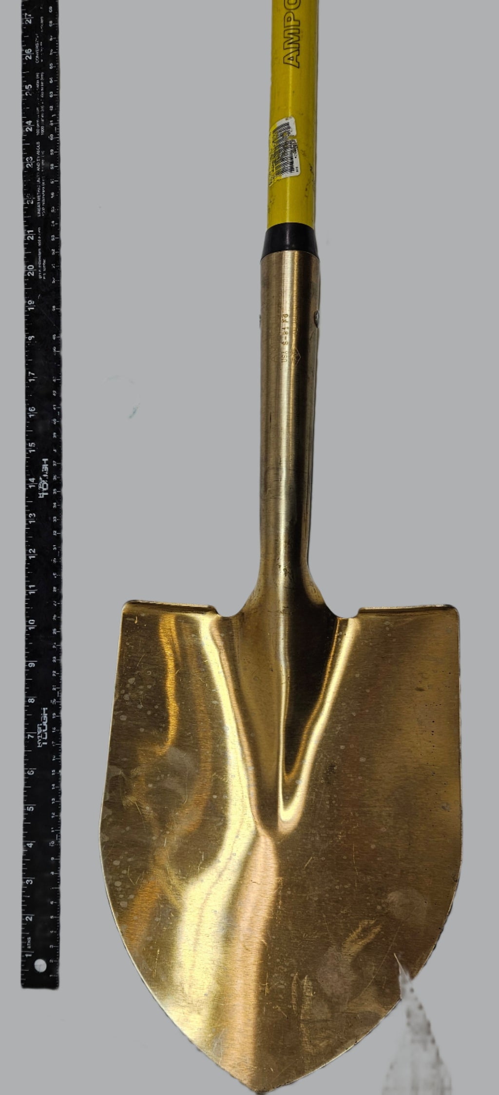 AMPCO SAFETY TOOLS ROUND POINT SHOVEL NON-SPARKING NON-MAGNETIC CORROSION RESISTANT LONG HANDLE S-81FG