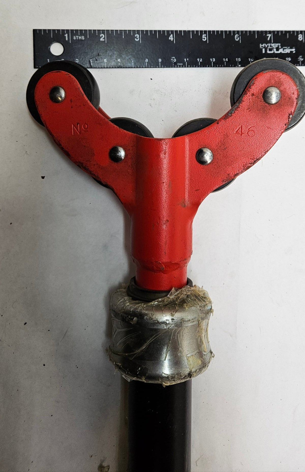 RIDGID MODEL 46 42505 ADJUSTABLE PIPE SUPPORT (DOESN'T INCLUDE BASE) A