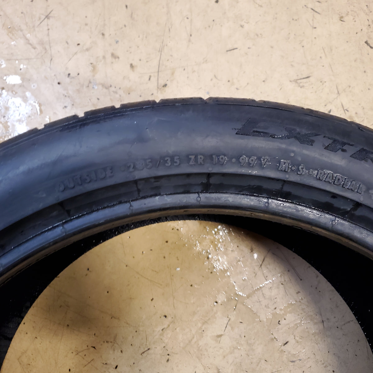 CONTINENTAL EXTREMECONTACT DWS06 PLUS BSW P 285 35 19 99Y UHP TIRE 1557351