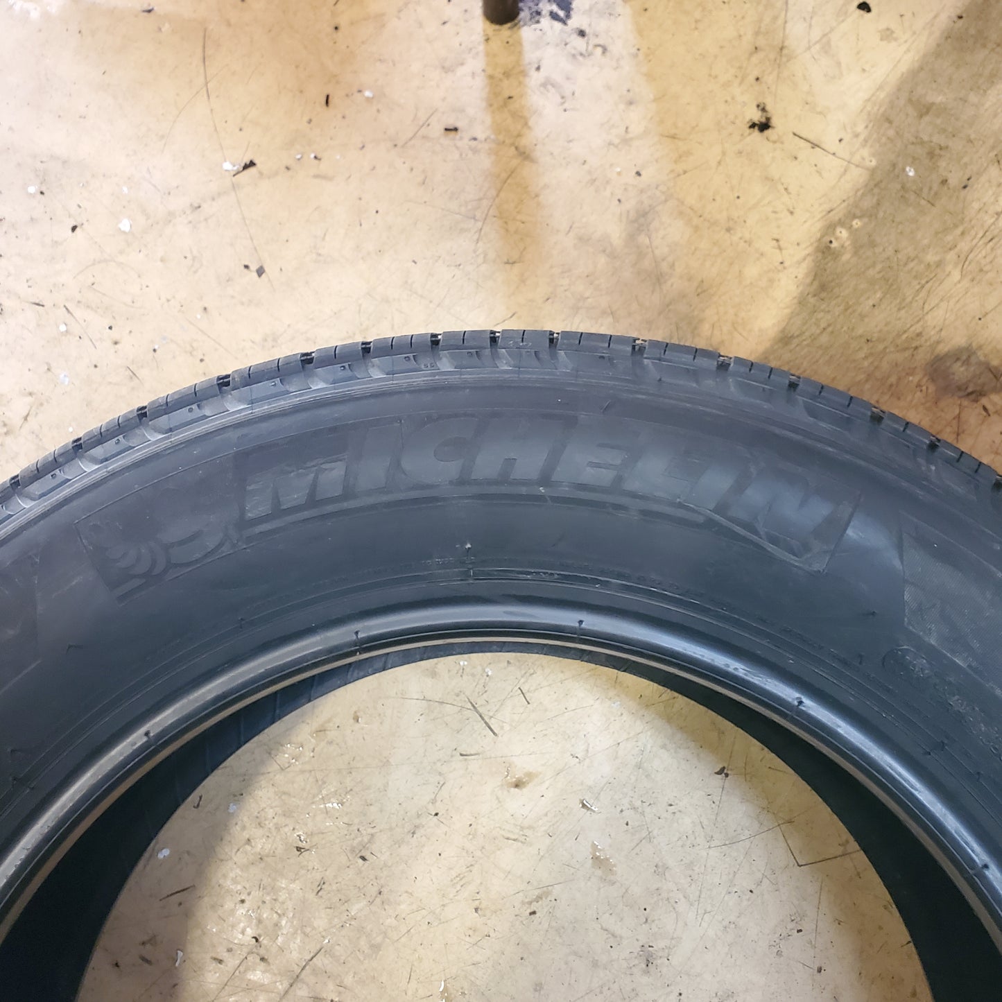 NOS MICHELIN LATITUDE TOUR BSW P 245 60 18 105T ALL SEASON TIRE 35664