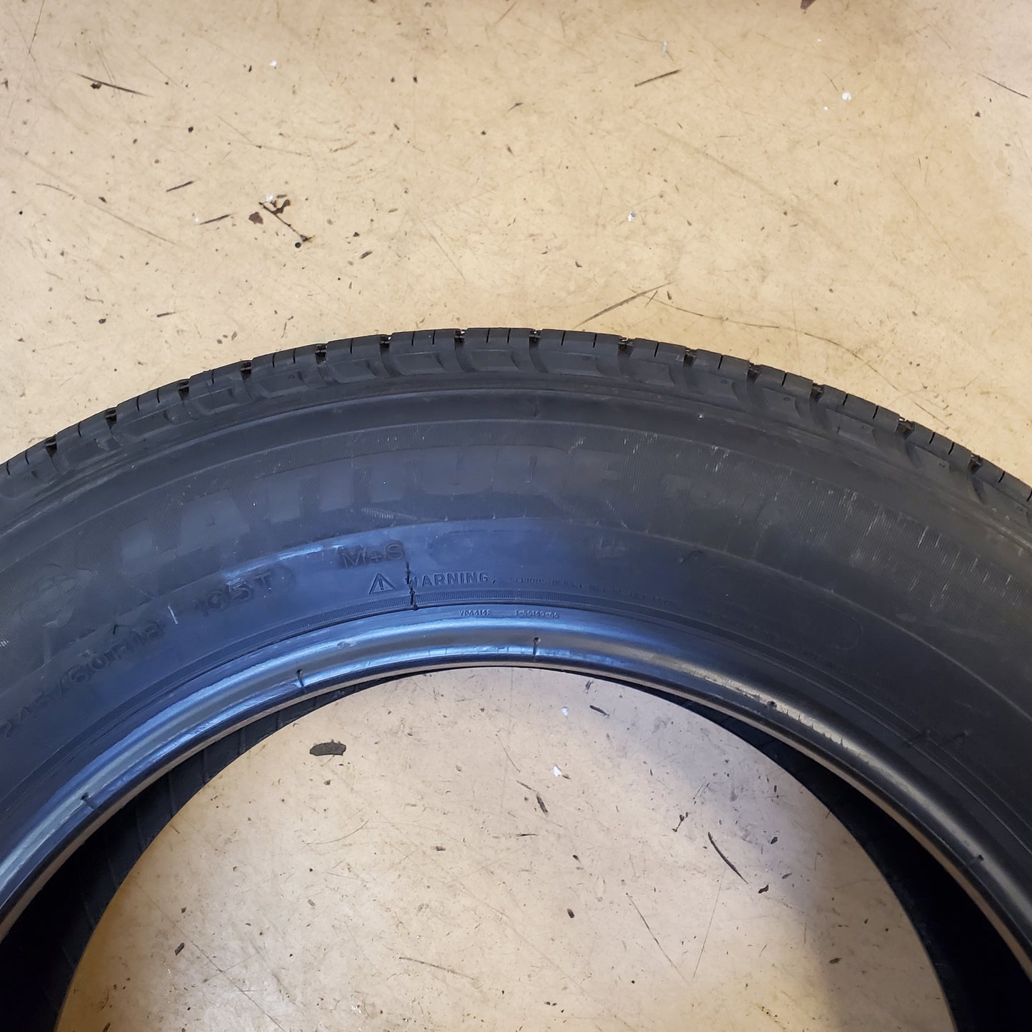 NOS MICHELIN LATITUDE TOUR BSW P 245 60 18 105T ALL SEASON TIRE 35664