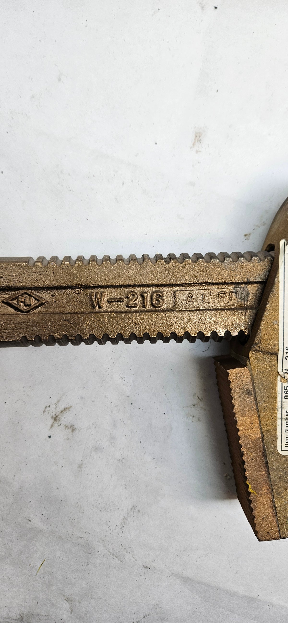 AMPCO SAFETY TOOLS BRONZE PIPE WRENCH, NON-SPARKING, NON-MAGNETIC, CORROSION RESISTANT, 48" OAL W-216