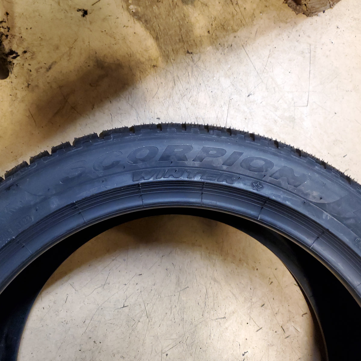 2 PIRELLI SCORPION WINTER BSW P 285 40 20 108V XL SUV TIRE 2378300