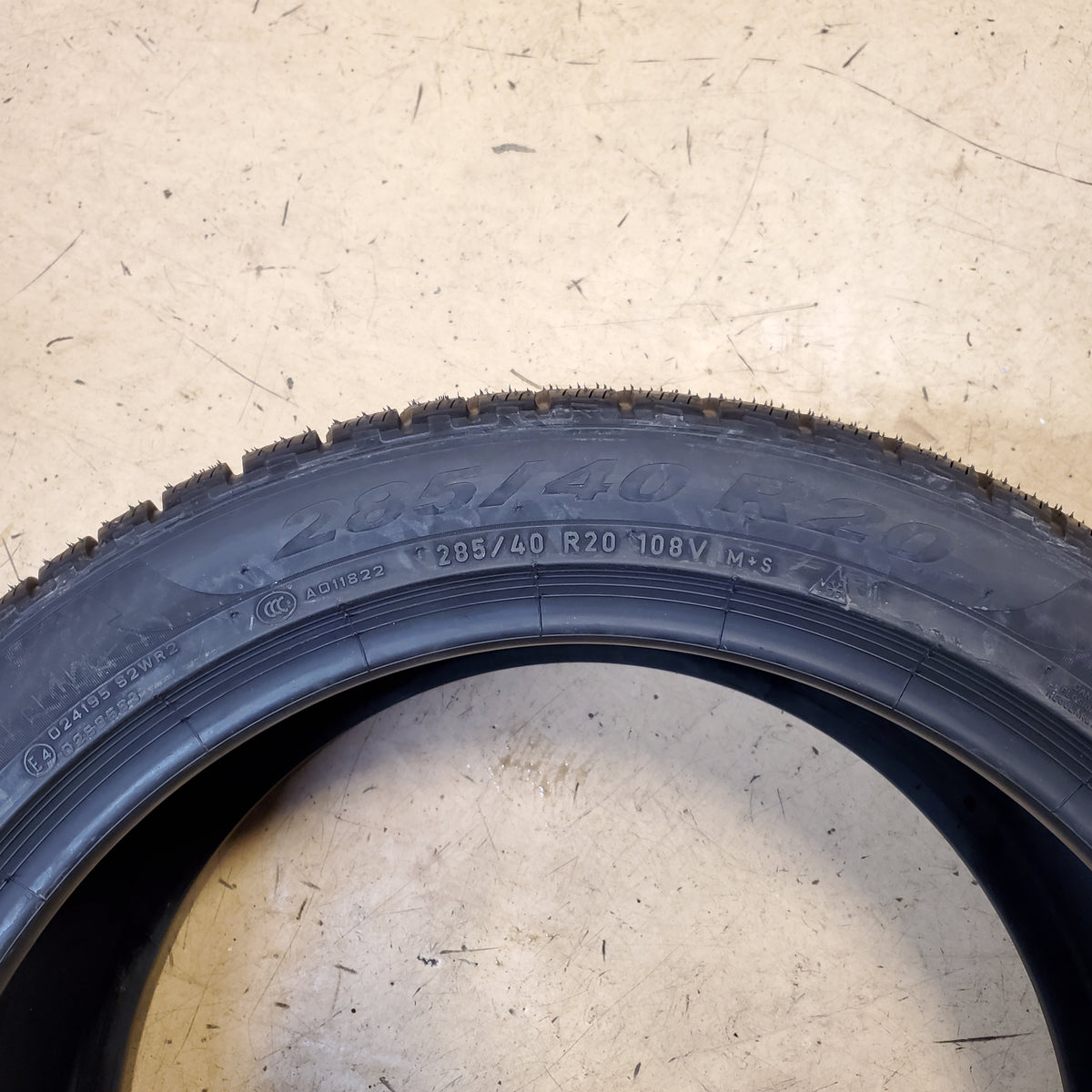 2 PIRELLI SCORPION WINTER BSW P 285 40 20 108V XL SUV TIRE 2378300