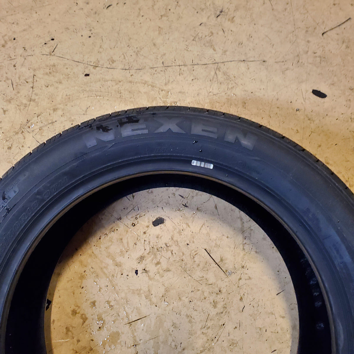 NEXEN NPRIZ AH8 235 50 18 97H ALL SEASON TIRE 15356NXK