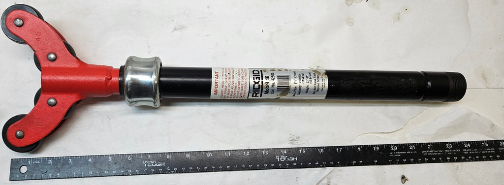 RIDGID MODEL 46 42505 ADJUSTABLE PIPE SUPPORT (DOESN'T INCLUDE BASE) B