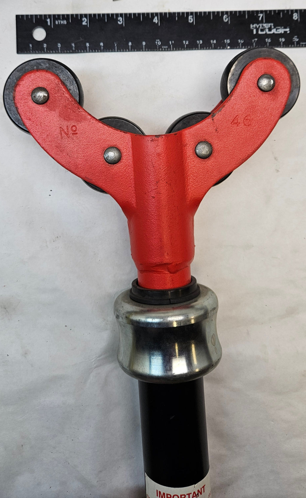 RIDGID MODEL 46 42505 ADJUSTABLE PIPE SUPPORT (DOESN'T INCLUDE BASE) B