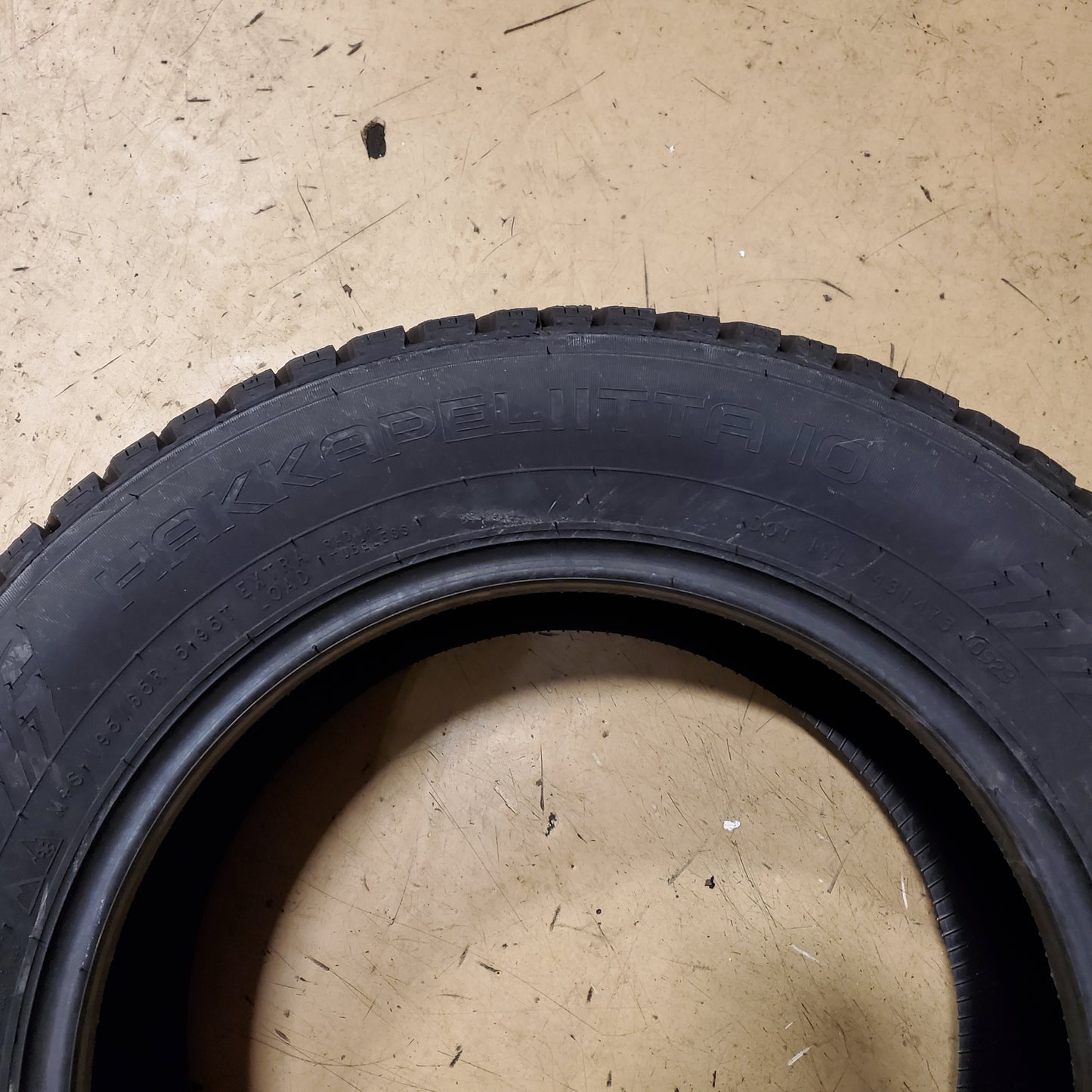 NOKIAN HAKKAPELIITTA 10 STUDDED BSW P 195 65 15 95T XL WINTER EV TIRE TS32425