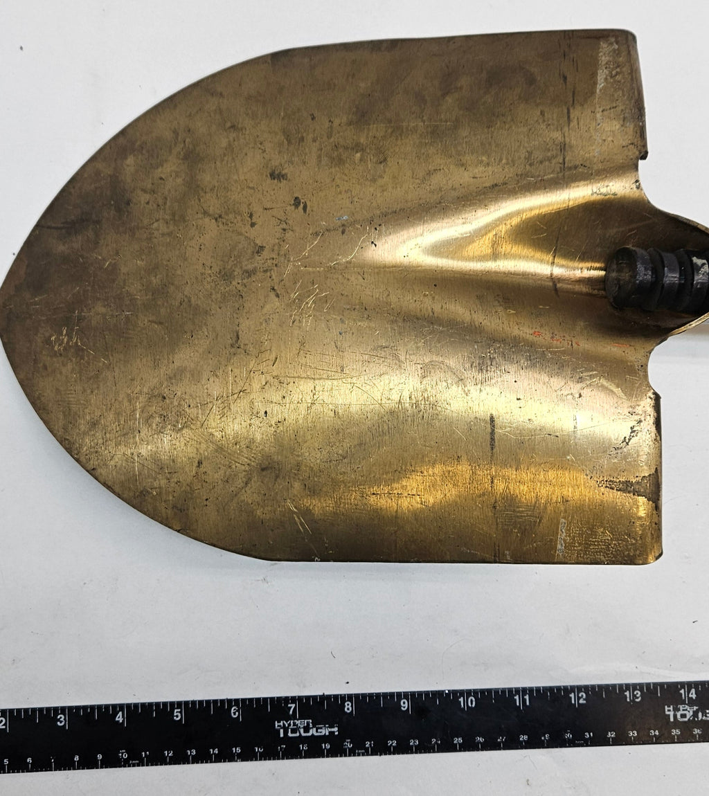 USED AMPCO SAFETY TOOLS ROUND POINT SHOVEL NON-SPARKING NON-MAGNETIC CORROSION RESISTANT LONG HANDLE S-81FG