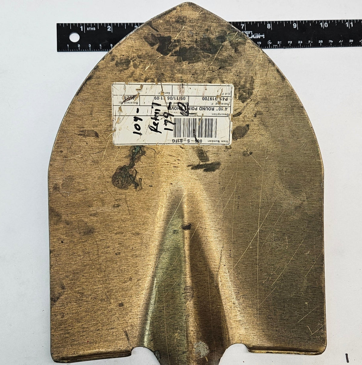 USED AMPCO SAFETY TOOLS ROUND POINT SHOVEL NON-SPARKING NON-MAGNETIC CORROSION RESISTANT LONG HANDLE S-81FG