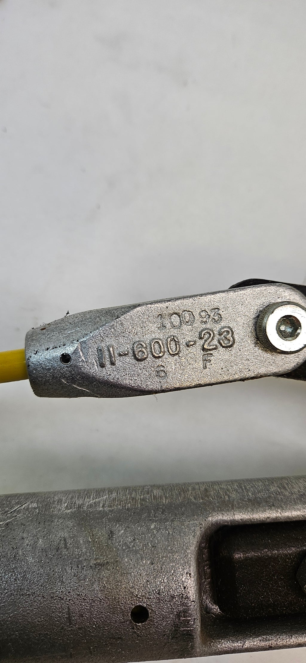 HASTINGS FIBERGLASS RATCHET CUTTER WITH ACSR CUTTER HEAD, 6 FT 11 006 (A)