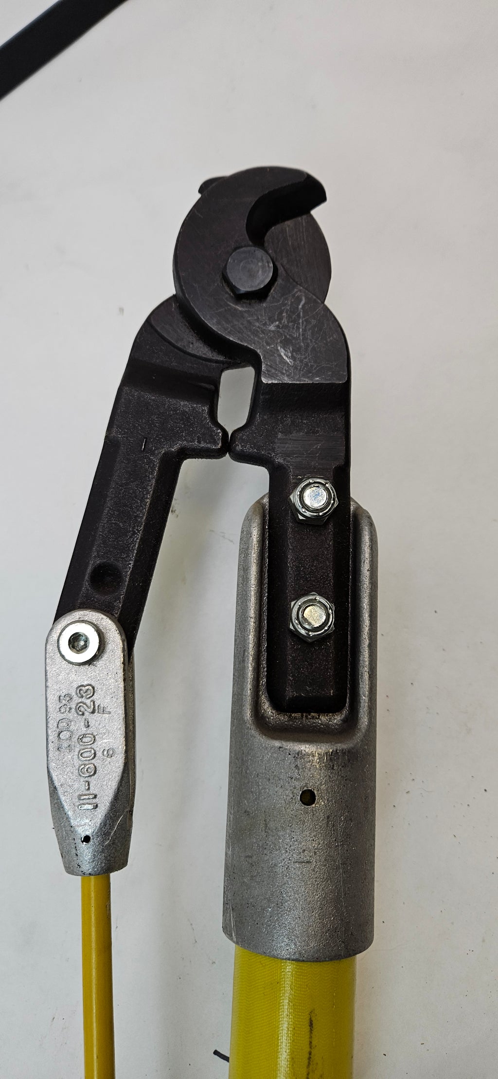 HASTINGS FIBERGLASS RATCHET CUTTER WITH ACSR CUTTER HEAD, 6 FT 11 006 (A)