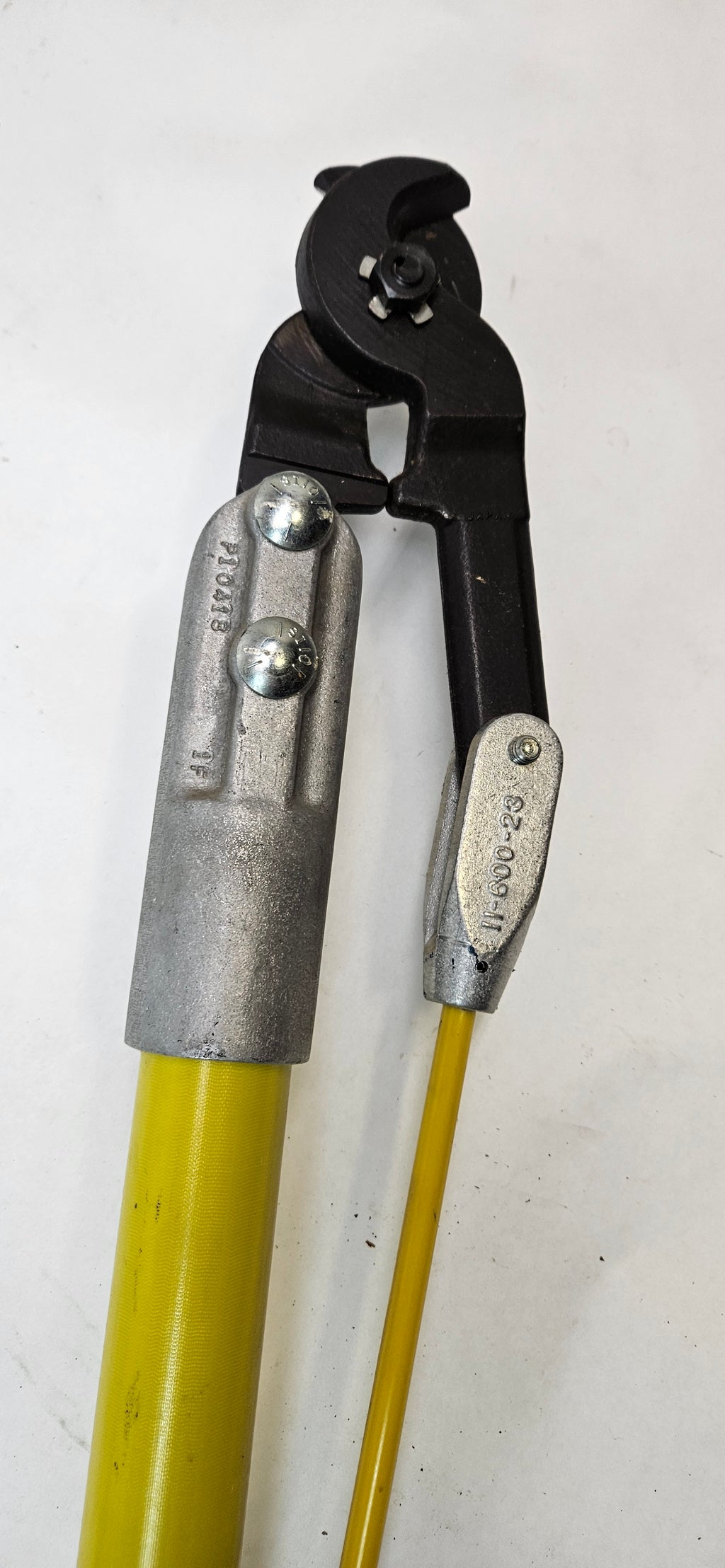 HASTINGS FIBERGLASS RATCHET CUTTER WITH ACSR CUTTER HEAD, 6 FT 11 006 (A)