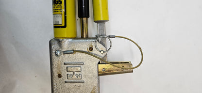 HASTINGS FIBERGLASS RATCHET CUTTER WITH ACSR CUTTER HEAD, 6 FT 11 006 (A)