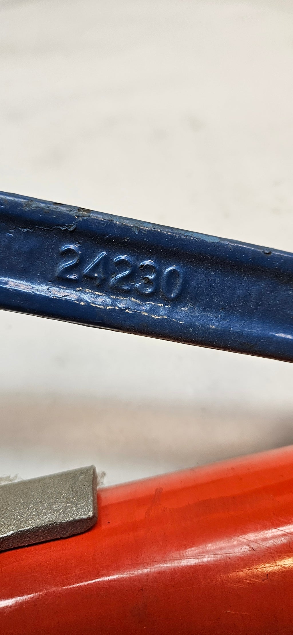 HUBBELL - C3050008 - 1-PIECE HIGH CARBON STEEL CANT HOOK WITH ORANGE EPOXIGLAS HANDLE