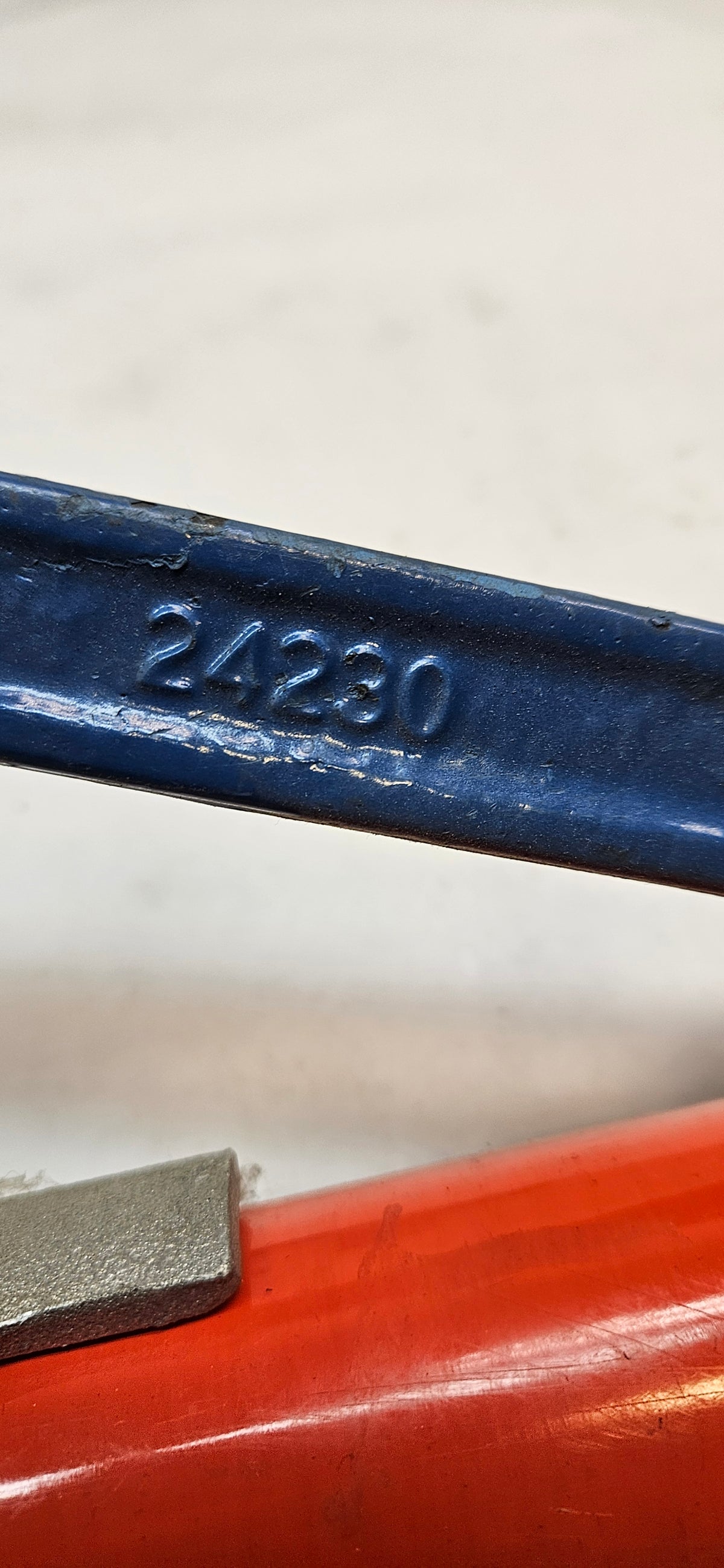 HUBBELL - C3050008 - 1-PIECE HIGH CARBON STEEL CANT HOOK WITH ORANGE EPOXIGLAS HANDLE