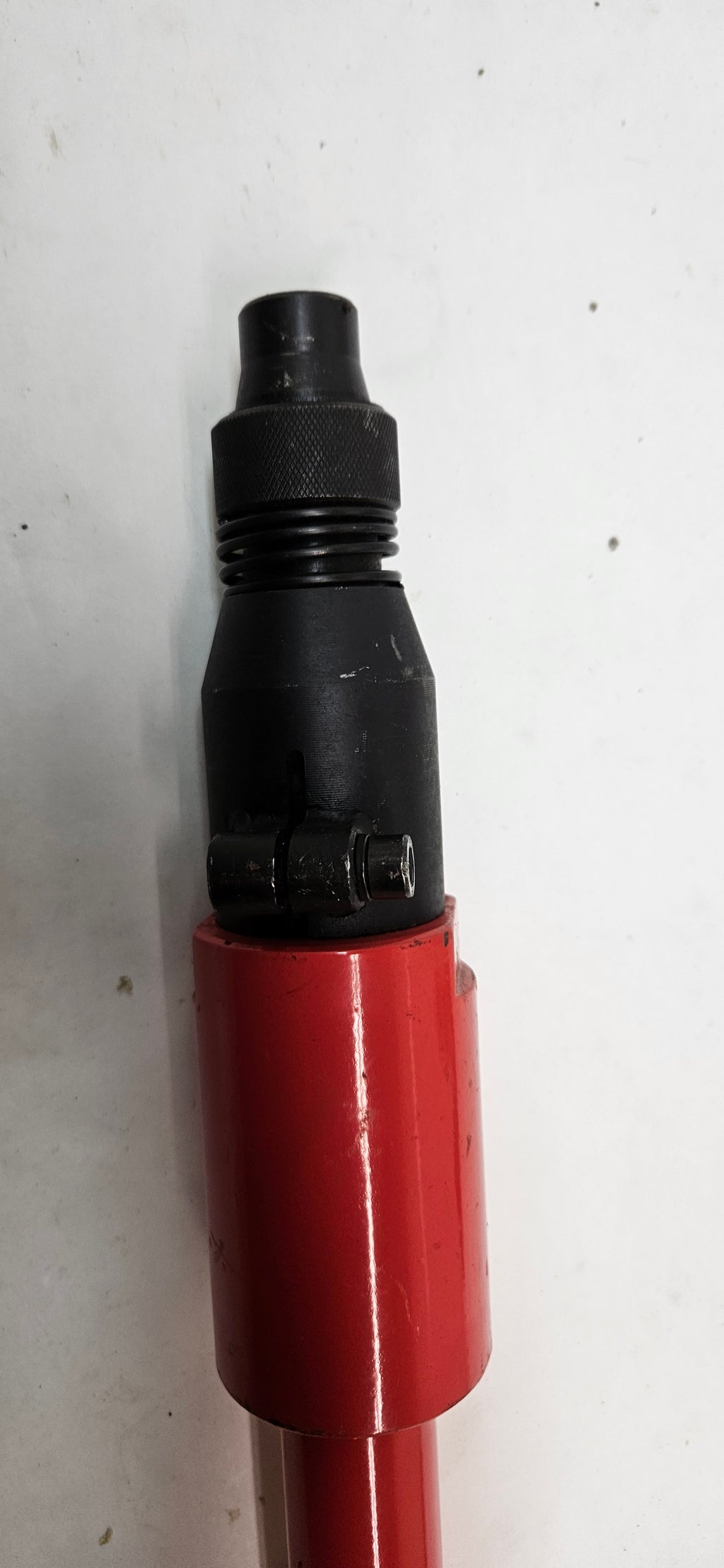 CENTRAL PNEUMATIC AIR LONG REACH SCRAPER 37073 (MISSING SCRAPER)