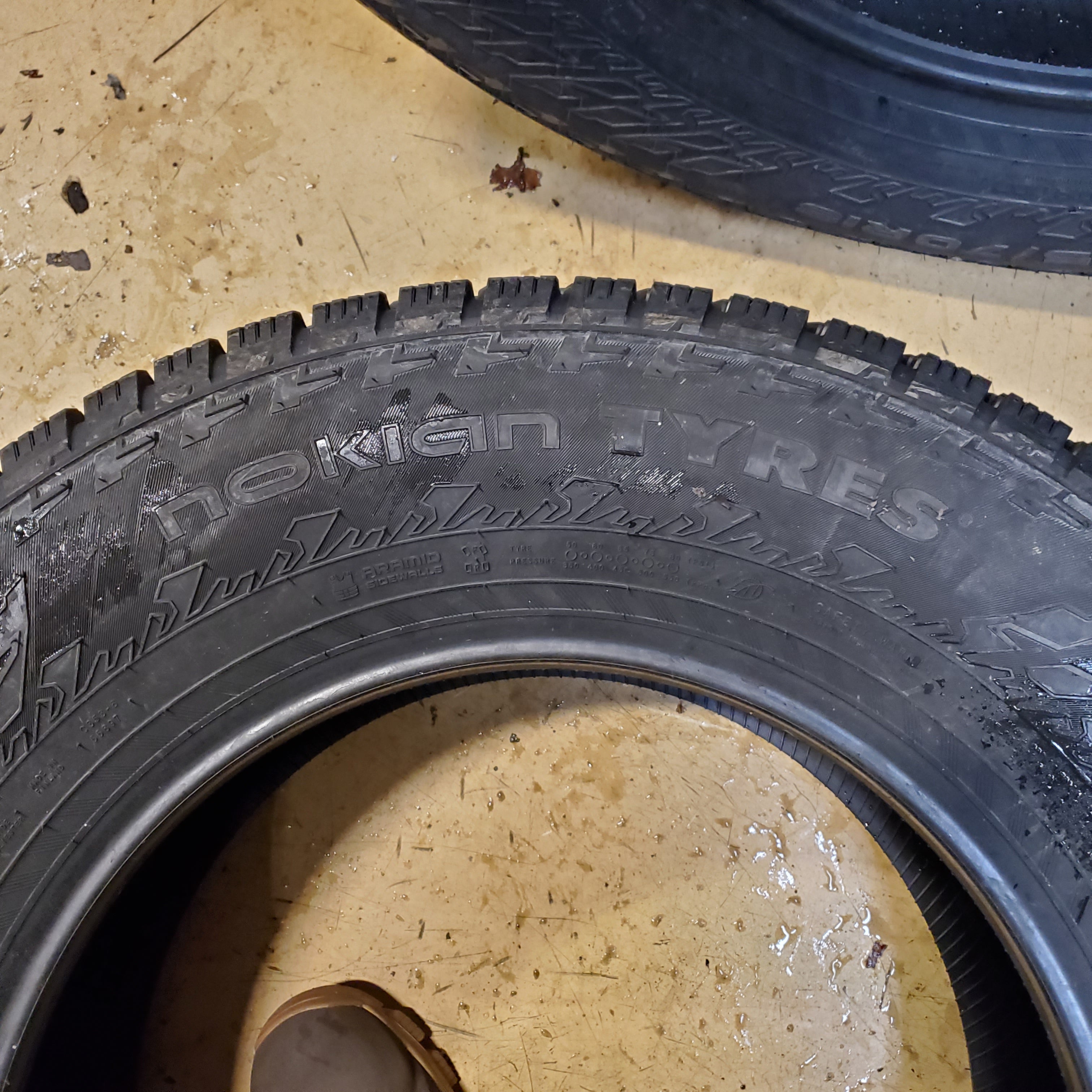 NOKIAN HAKKAPELIITTA LT3 BSW LT 265 70 18 124/121Q 10 PLY WINTER TIRE T430958
