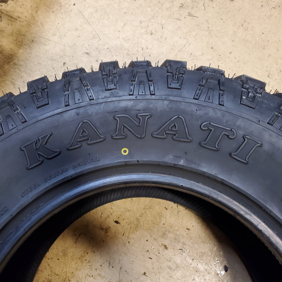 KANATI TRAIL HOG AT4 BSW LT 305 70 18 126/123Q 10PLY ALL TERRAIN TIRE LTH1830570E