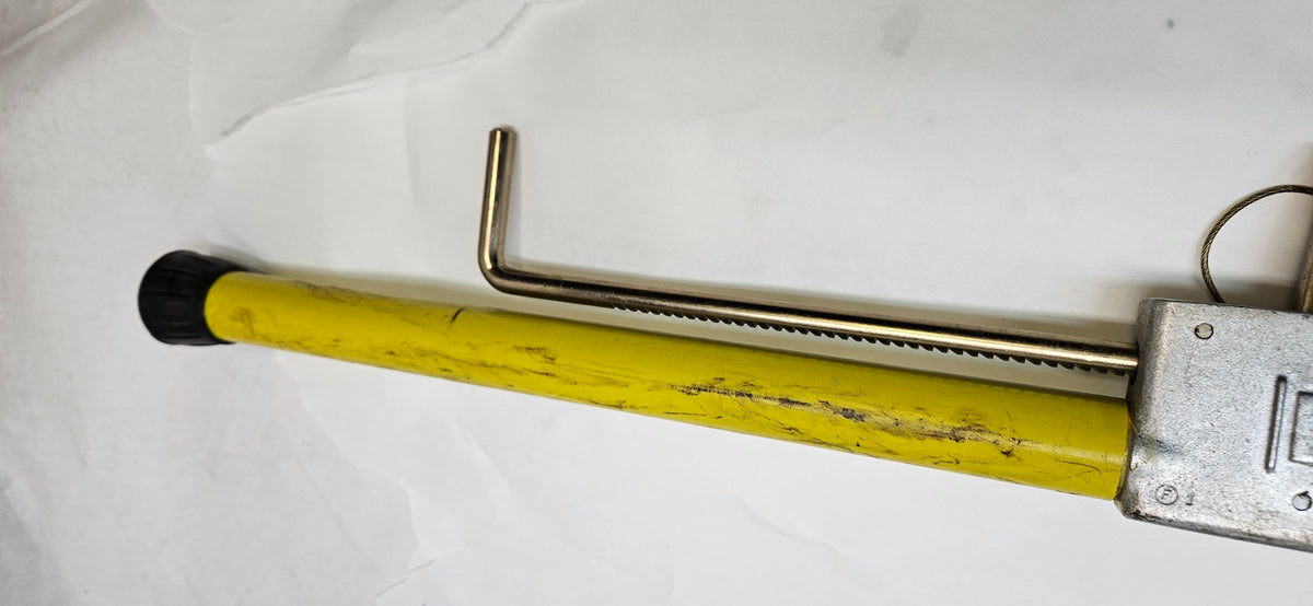 HASTINGS FIBERGLASS RATCHET CUTTER WITH ACSR CUTTER HEAD, 6 FT 11 006 (B)