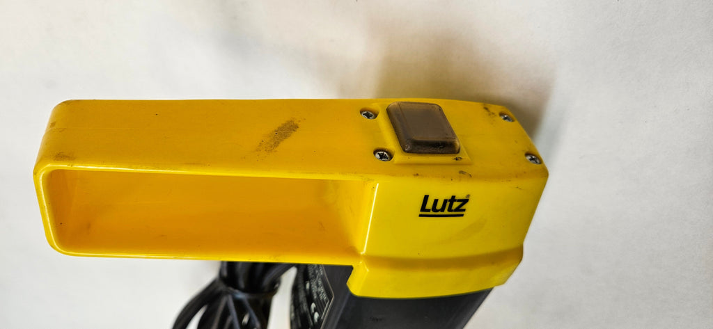 LUTZ B2 SERIES 100-120 V LAB PUMP SYSTEM 02031 010219 (TUBE IS BENT)