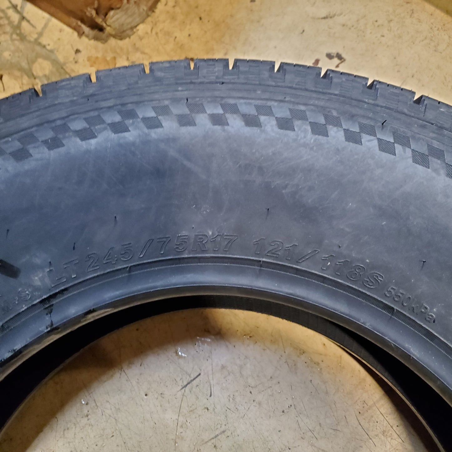 BLACKHAWK HISCEND-H HT01 LT 245 75 17 121/118S 10 PLY ALL SEASON TIRE 5545895V