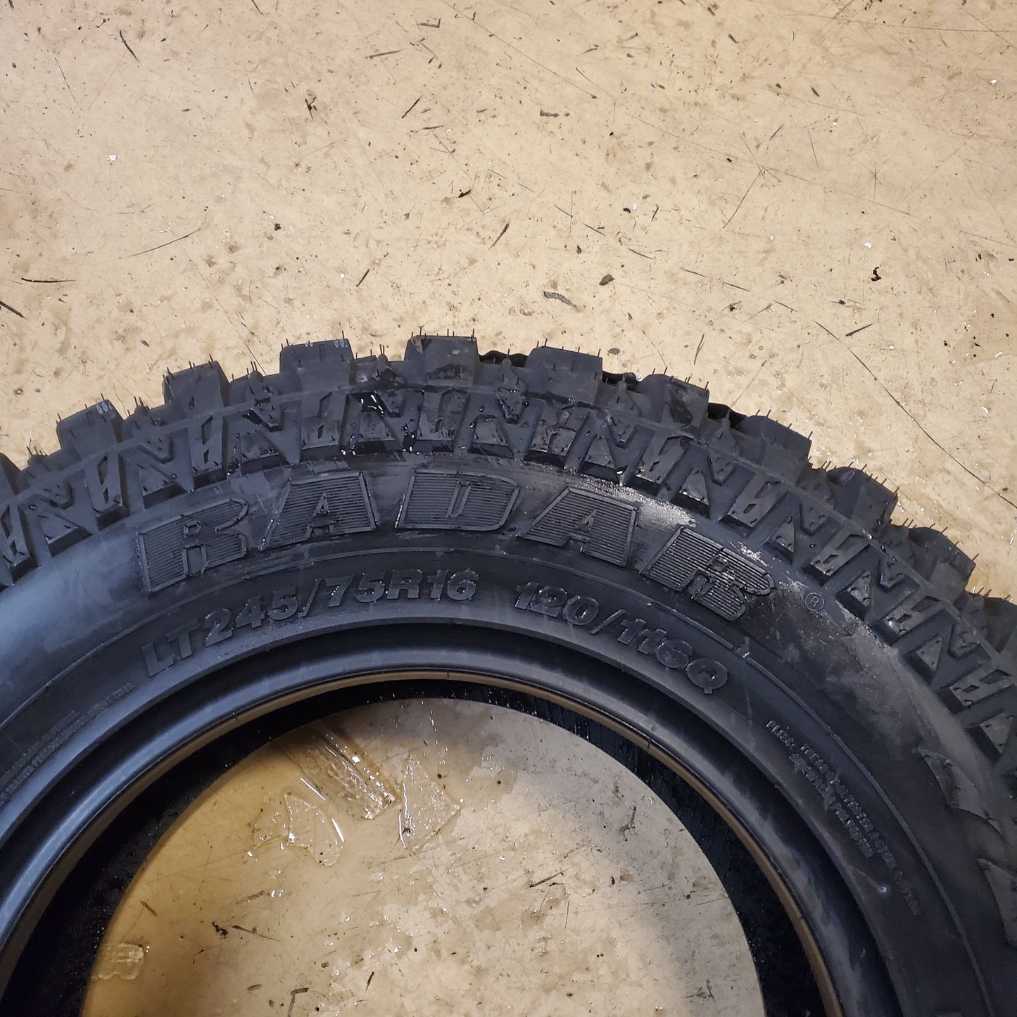 RADAR RENEGADE R7 M/T OWL LT 245 75 16 120/116Q 10 PLY MUD TIRE RZD0053