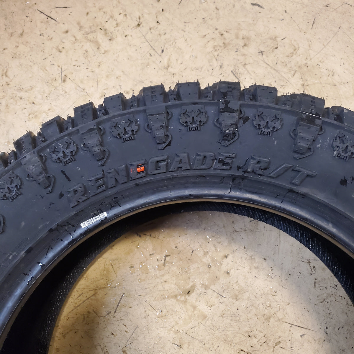 RADAR RENEGADE R/T BSW P 275 55 20 117T XL RUGGED TIRE RASYTH0153