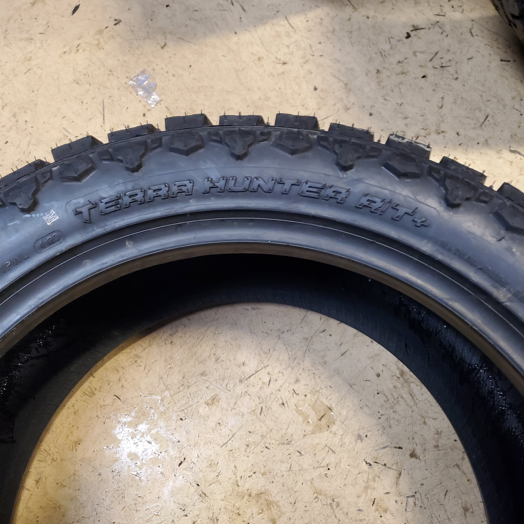 2 VENOM POWER TERRA HUNTER R/T PLUS LT 33 13.50 22 114Q RUGGED TERRAIN CVPRT11