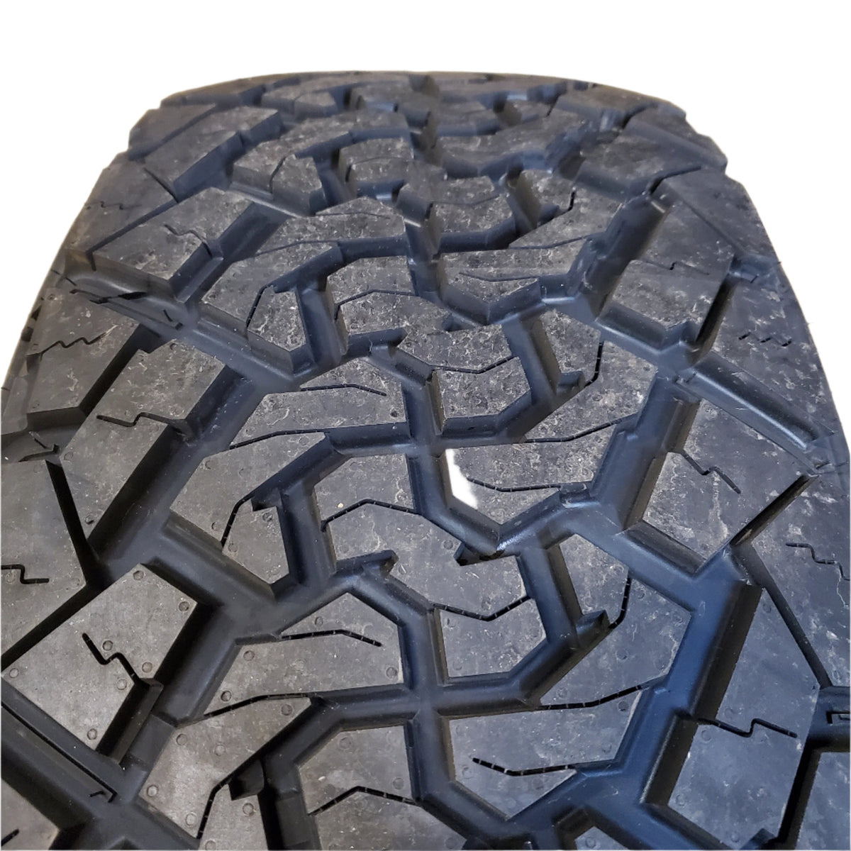 VENOM POWER TERRA HUNTER X/T BSW P 275 55 20 117T XL EXTREME TIRE TVPXT35