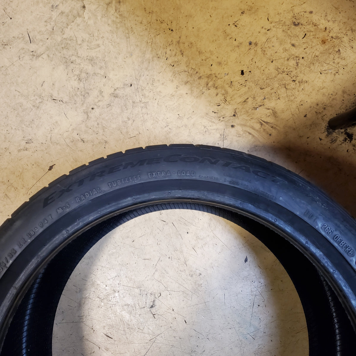 CONTINENTAL EXTREME CONTACT DWS06 PLUS BSW P 255 35 18 94Y XL UHP TIRE 1557312