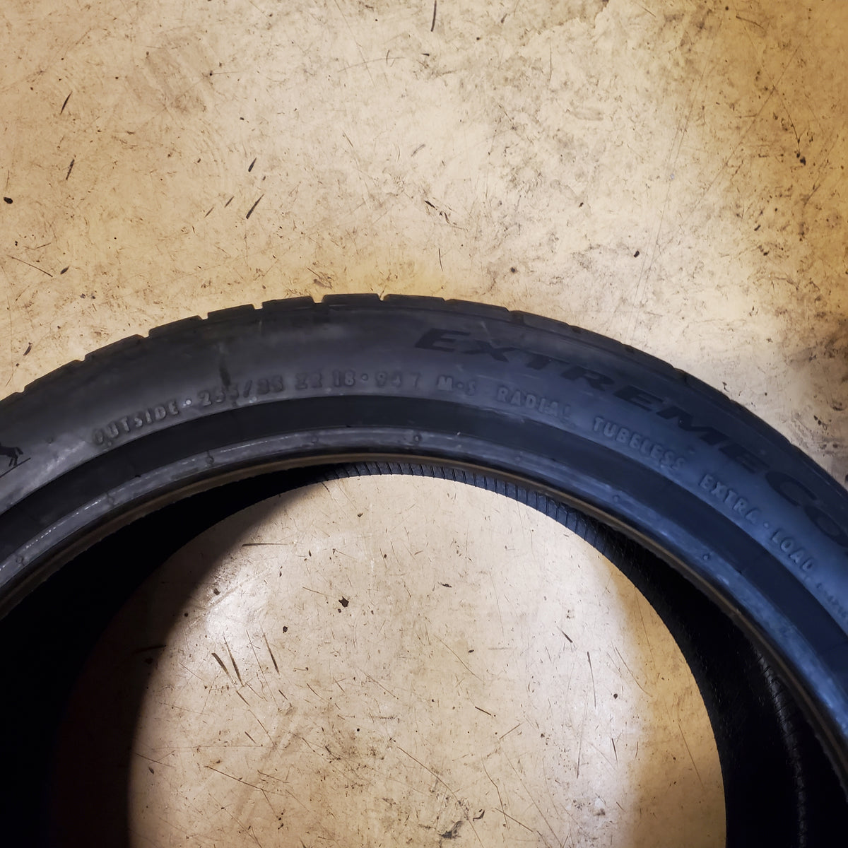 CONTINENTAL EXTREME CONTACT DWS06 PLUS BSW P 255 35 18 94Y XL UHP TIRE 1557312