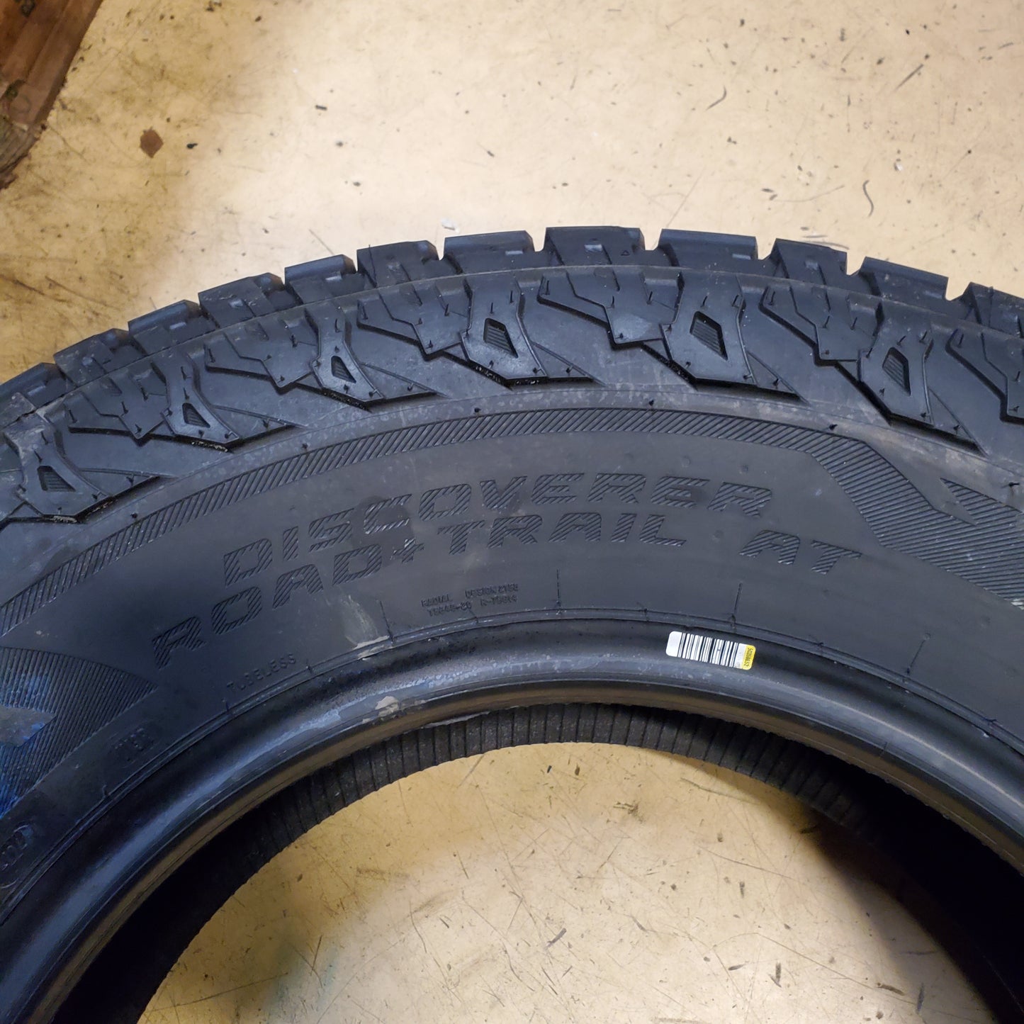 COOPER DISCOVERER ROAD+TRAIL RT RWL P 265 70 17 115T TIRE 171290050