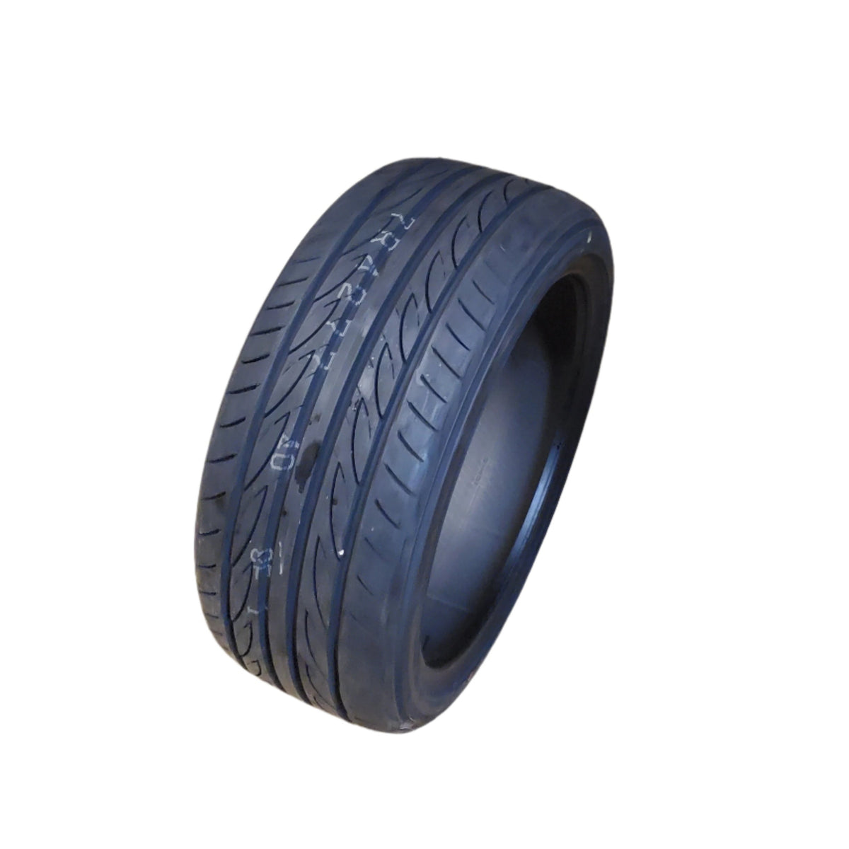 YOKOHAMA ADVAN FLEVA V701 BSW P 215 40 17 87W UHP TIRE 110170143