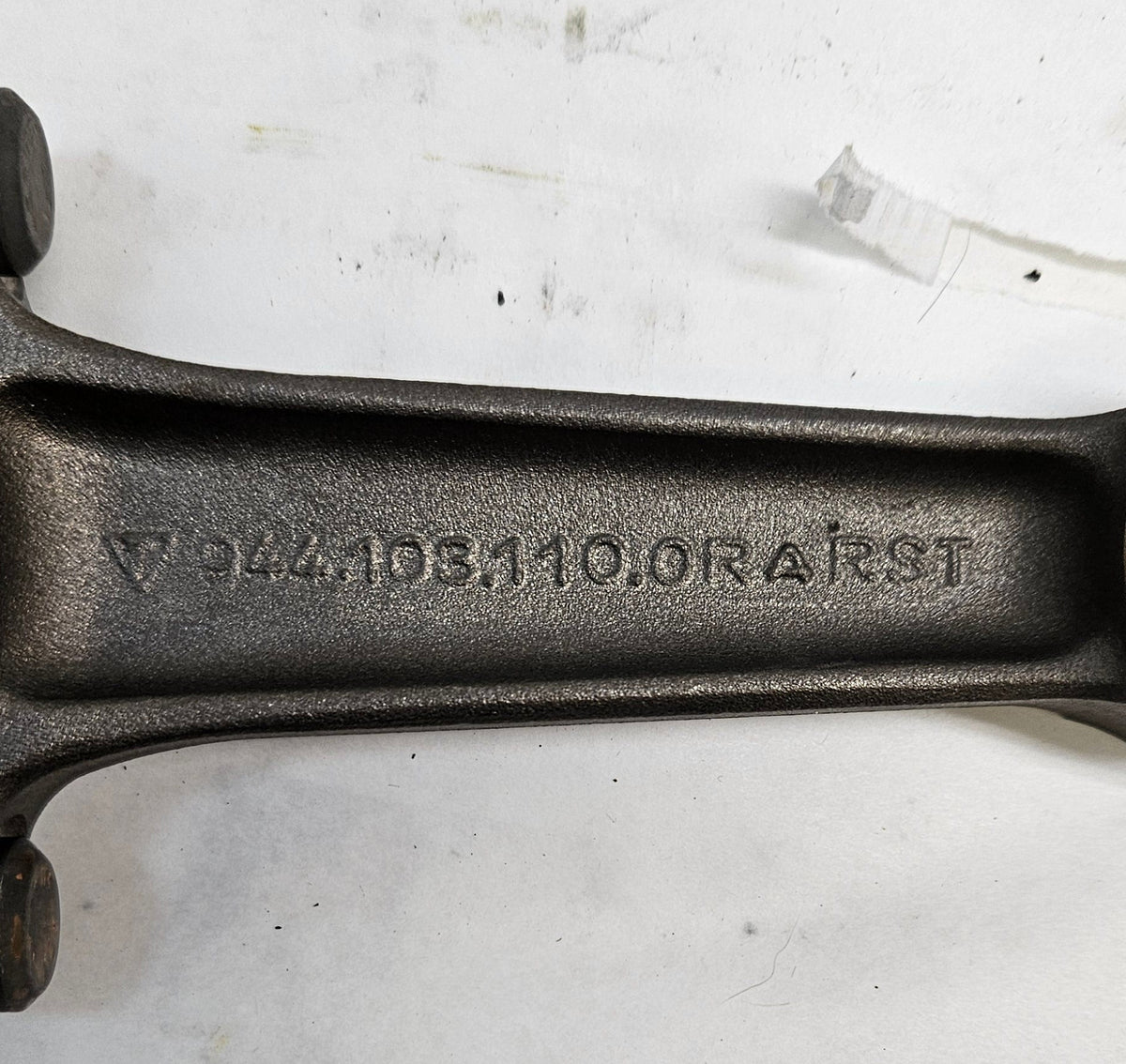 PORSCHE 944 928 S4 1983-1991 OEM PISTON CONNECTING ROD 944.103.110.0RARST