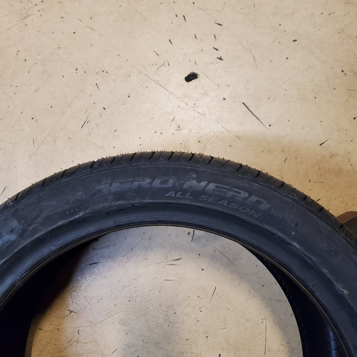 2 PIRELLI P ZERO NERO ALL SEASON BSW P 245 40 18 97V UHP TIRE 1830300