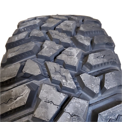COOPER DISCOVERER STT PRO BSW LT 37 12.50 17 124Q 8PLY MUD TIRE 170129006