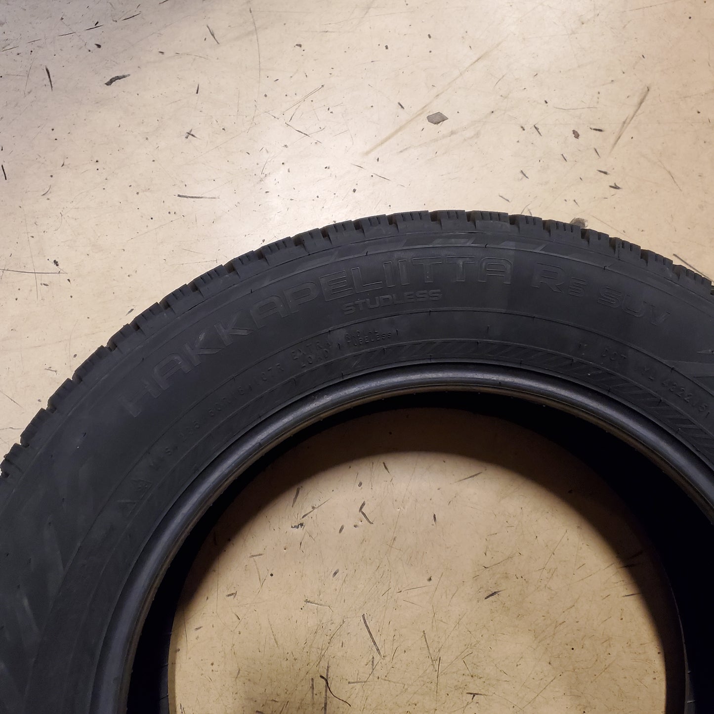 NOKIAN HAKKAPELIITTA R5 SUV BSW P 235 60 18 107R XL WINTER EV TIRE T432215