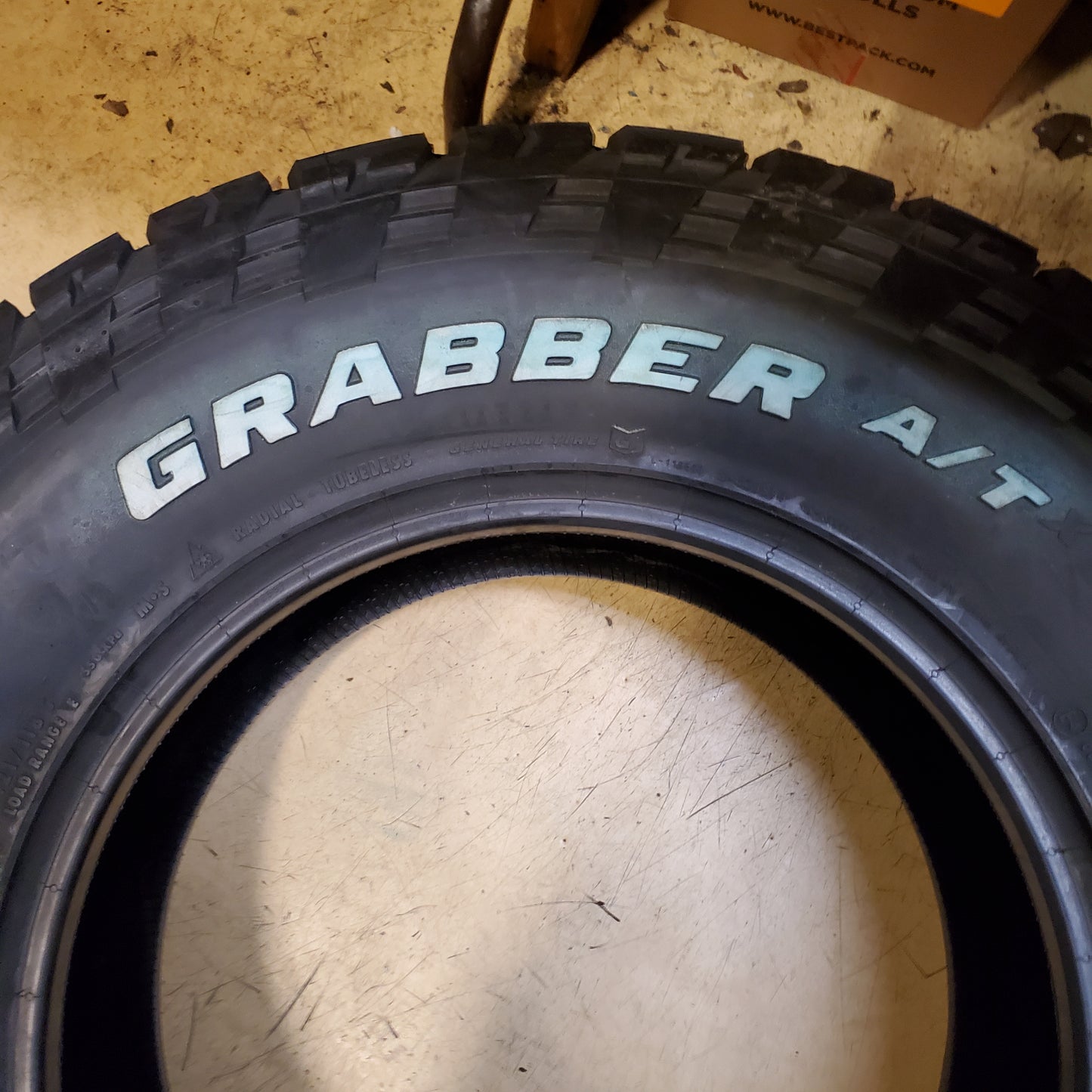 GENERAL GRABBER A/TX RWL LT 285 70 17 121/118S 10 PLY ALL TERRAIN TIRE 0450725