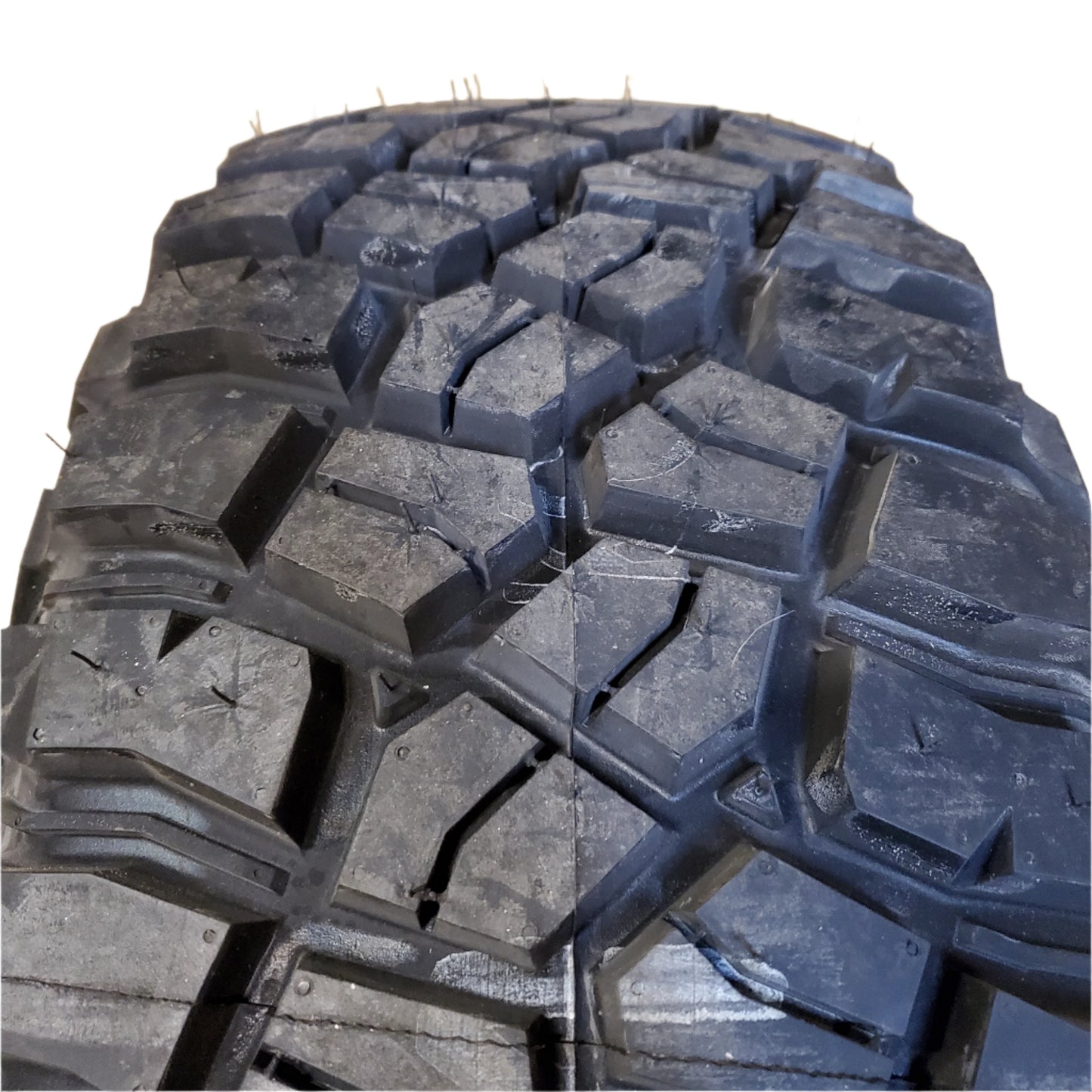 BFGOODRICH MUD TERRAIN T/A KM3 BSW LT 33 12.50 15 108Q 6PLY MUD TIRE 28830