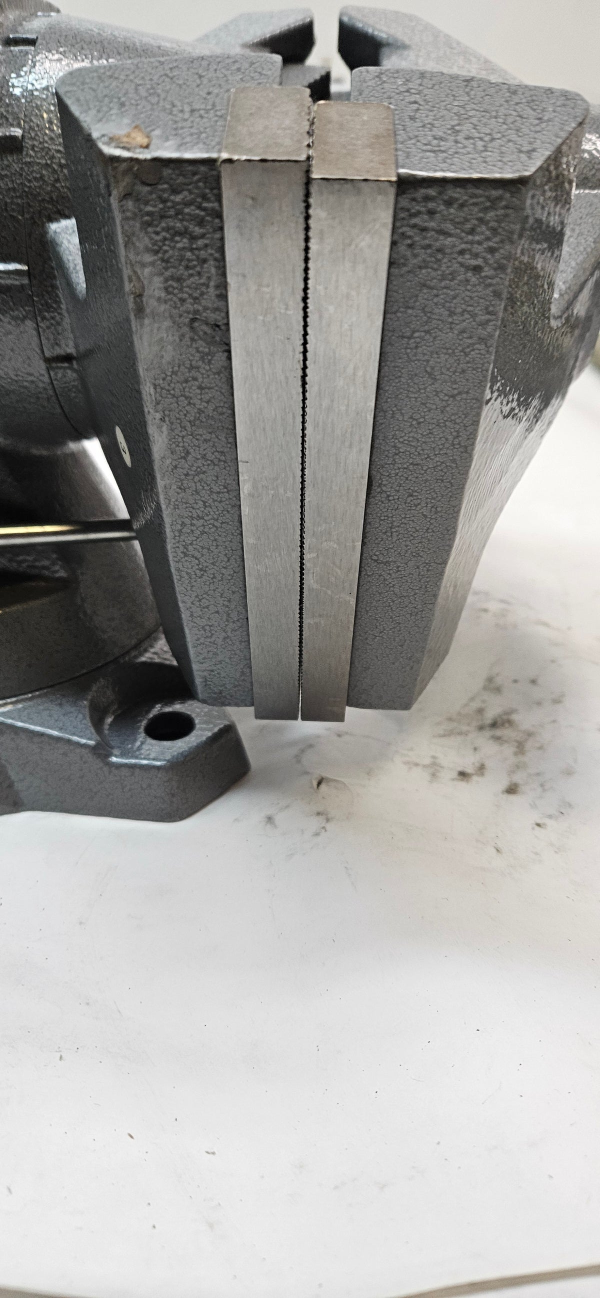 WILTON 6-1/2" MULTI PURPOSE BENCH VISE MODEL 650P 28845